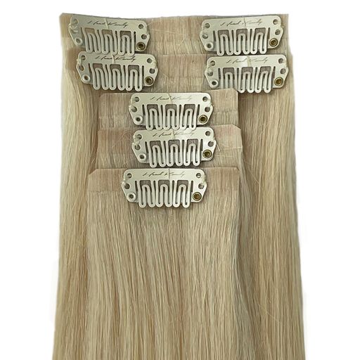 Seamless Clip-In Hair Extensions I Nellie (Warm Blonde)